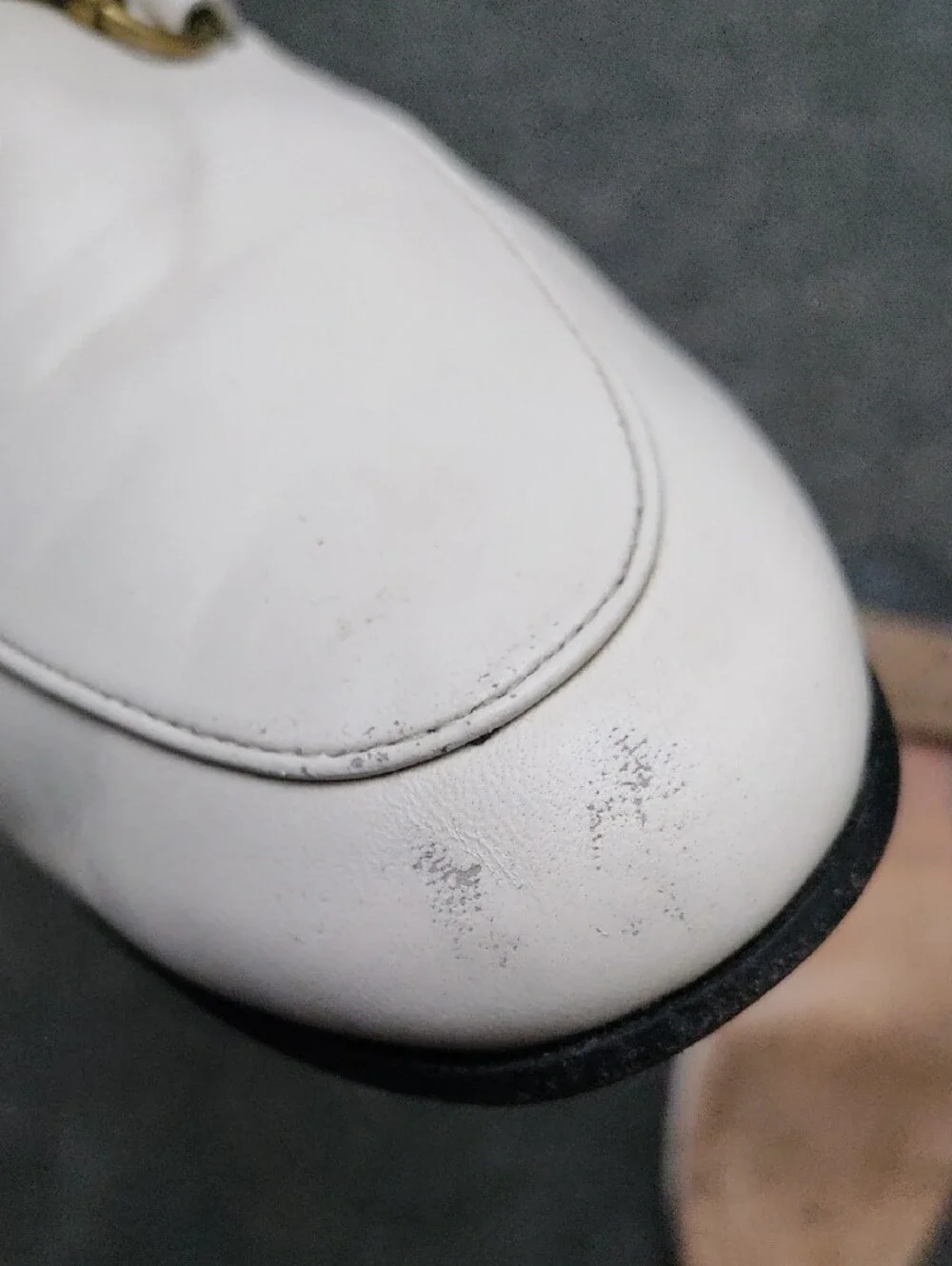 Gucci White Leather Horsebit Slip-On Loafers